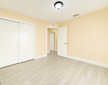 5453 11th Avenue - Photo Thumbnail 7