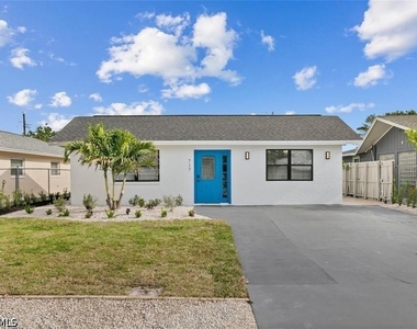 717 95th Avenue N - Photo Thumbnail 1
