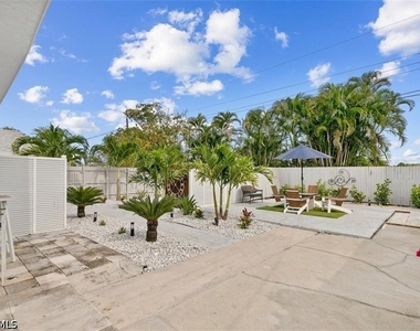 717 95th Avenue N - Photo Thumbnail 11