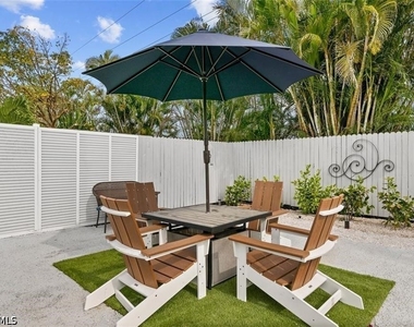 717 95th Avenue N - Photo Thumbnail 3