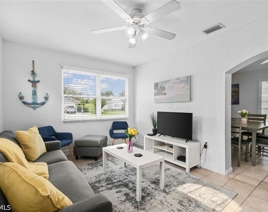 717 95th Avenue N - Photo Thumbnail 2