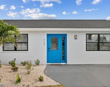 717 95th Avenue N - Photo Thumbnail 6