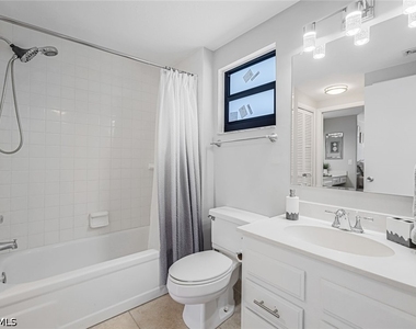 807 River Point Drive - Photo Thumbnail 15