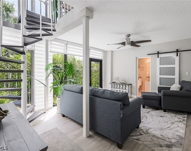 807 River Point Drive - Photo Thumbnail 18