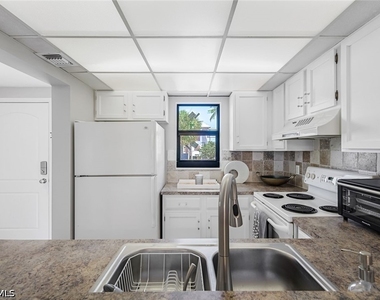807 River Point Drive - Photo Thumbnail 6