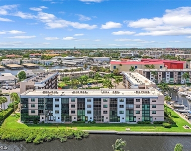 807 River Point Drive - Photo Thumbnail 25