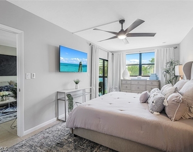 807 River Point Drive - Photo Thumbnail 13