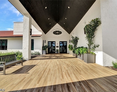 7360 Glenmoor Lane - Photo Thumbnail 19