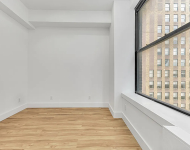 248 West 35th Street - Photo Thumbnail 5
