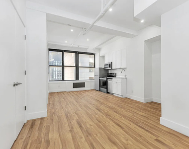 248 West 35th Street - Photo Thumbnail 1