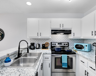 3165 South Street - Photo Thumbnail 7