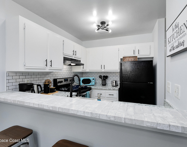 3165 South Street - Photo Thumbnail 6