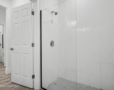 19 Travis Street - Photo Thumbnail 9