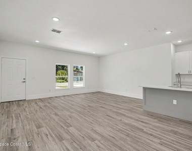 19 Travis Street - Photo Thumbnail 3