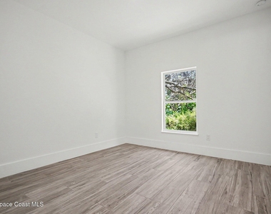 19 Travis Street - Photo Thumbnail 7