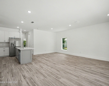 19 Travis Street - Photo Thumbnail 4