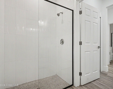 19 Travis Street - Photo Thumbnail 8