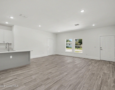 19 Travis Street - Photo Thumbnail 1