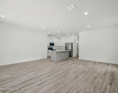 19 Travis Street - Photo Thumbnail 3
