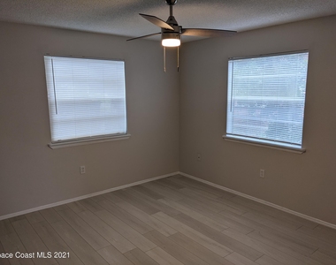 323 Olmstead Drive - Photo Thumbnail 8