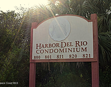 801 Del Rio Way - Photo Thumbnail 24