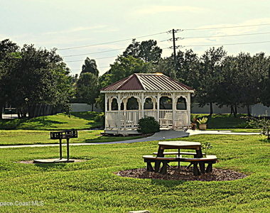 801 Del Rio Way - Photo Thumbnail 22