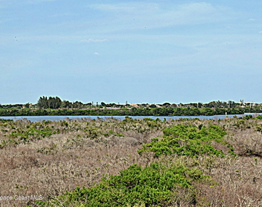 801 Del Rio Way - Photo Thumbnail 10
