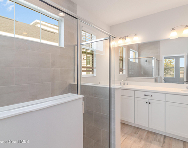 2406 Kamin Drive - Photo Thumbnail 10