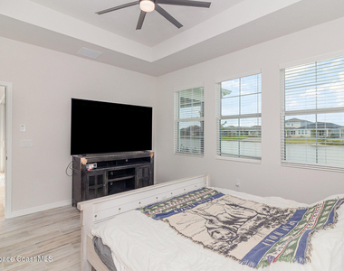 2406 Kamin Drive - Photo Thumbnail 9
