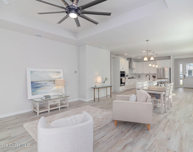 2406 Kamin Drive - Photo Thumbnail 5
