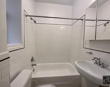 West 45 Street - Photo Thumbnail 1