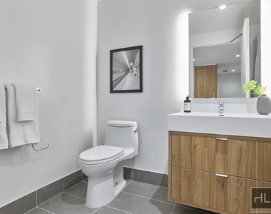 Halletts Point, Long Island City, Ny 11102 - Photo Thumbnail 2
