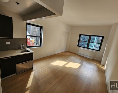 East 39th Street - Photo Thumbnail 2
