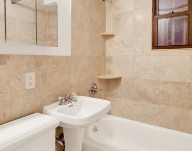 East 23 Street - Photo Thumbnail 5