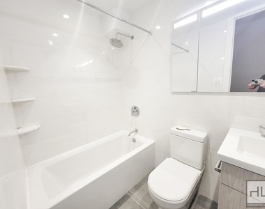 East 80 Street - Photo Thumbnail 5