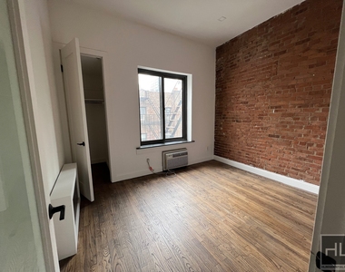 East 80 Street - Photo Thumbnail 3