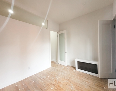 East 80 Street - Photo Thumbnail 1