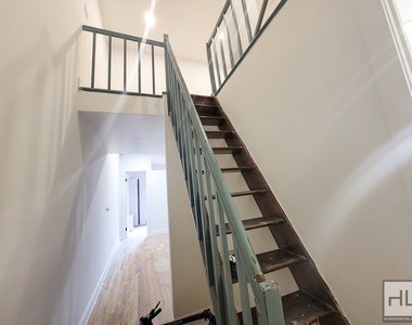 East 80 Street - Photo Thumbnail 2