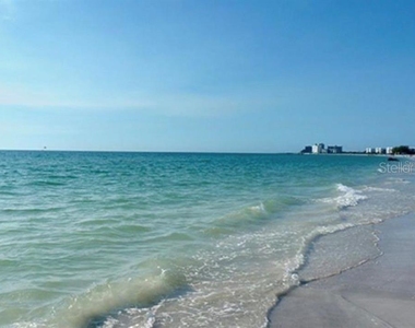 501 E Bay Drive - Photo Thumbnail 34