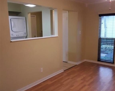 501 E Bay Drive - Photo Thumbnail 9