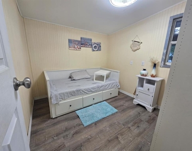 9320 N Elmer Street - Photo Thumbnail 8