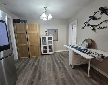 9320 N Elmer Street - Photo Thumbnail 11