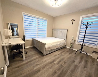 9320 N Elmer Street - Photo Thumbnail 7