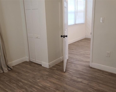 1703 E 29th Avenue - Photo Thumbnail 23