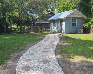 1703 E 29th Avenue - Photo Thumbnail 4