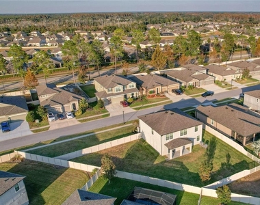 18576 Obregan Drive - Photo Thumbnail 9