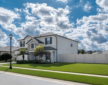 18576 Obregan Drive - Photo Thumbnail 8