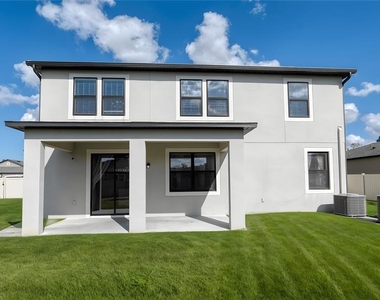 18576 Obregan Drive - Photo Thumbnail 6
