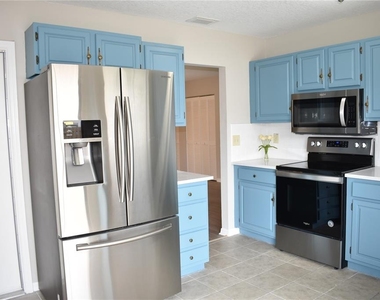 1702 Aura Court - Photo Thumbnail 9