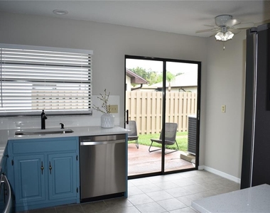 1702 Aura Court - Photo Thumbnail 11